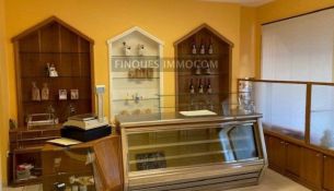 LOCAL COMERCIAL EN LLAGOSTERA.