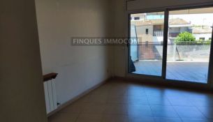 PIS A LA VENDA A LLAGOSTERA 